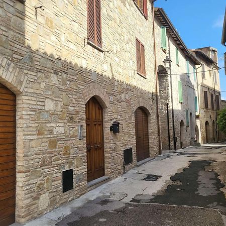 Appartamento Con Camino In Centro Storico Bevagna Buitenkant foto